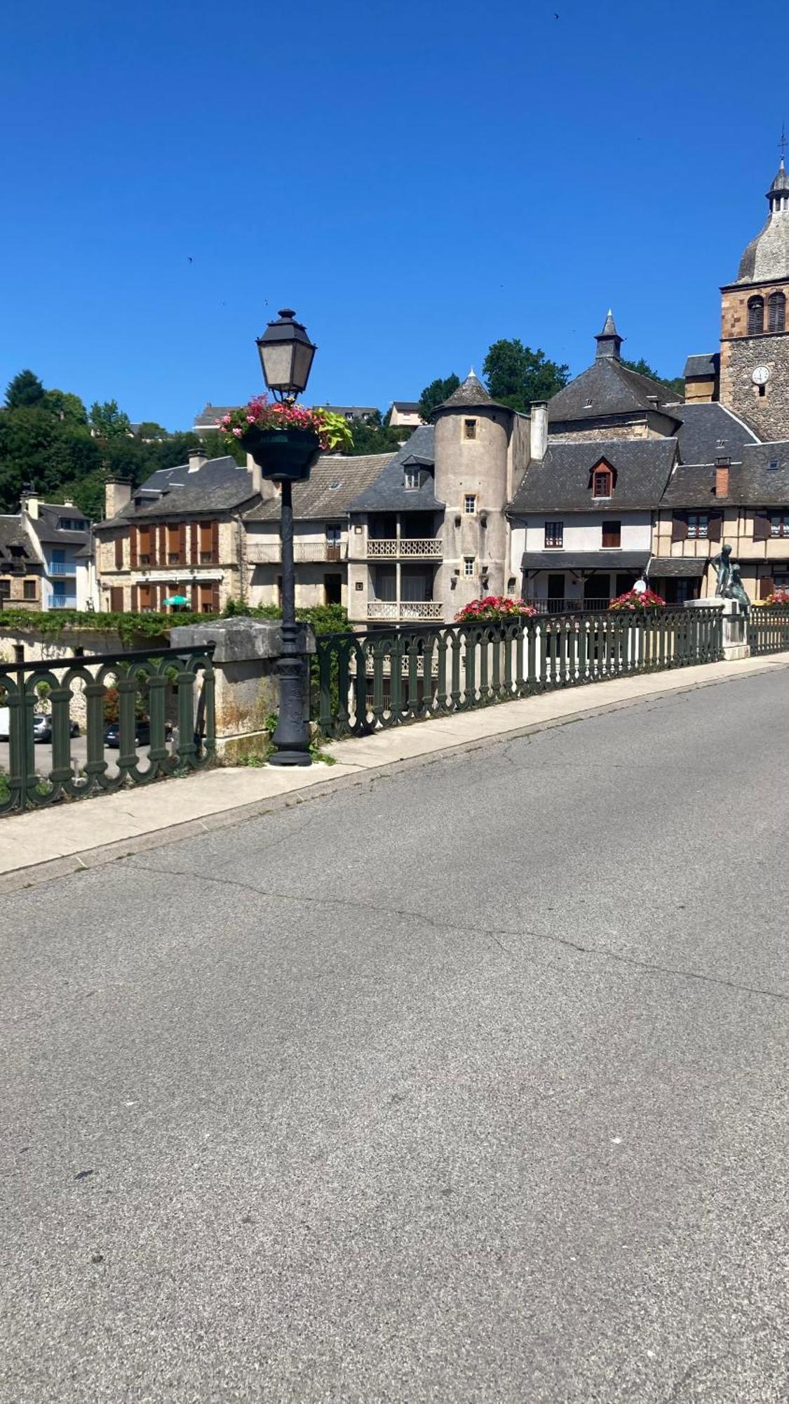 Saint-Geniez D'Olt - Residence Le Colombier Eksteriør bilde