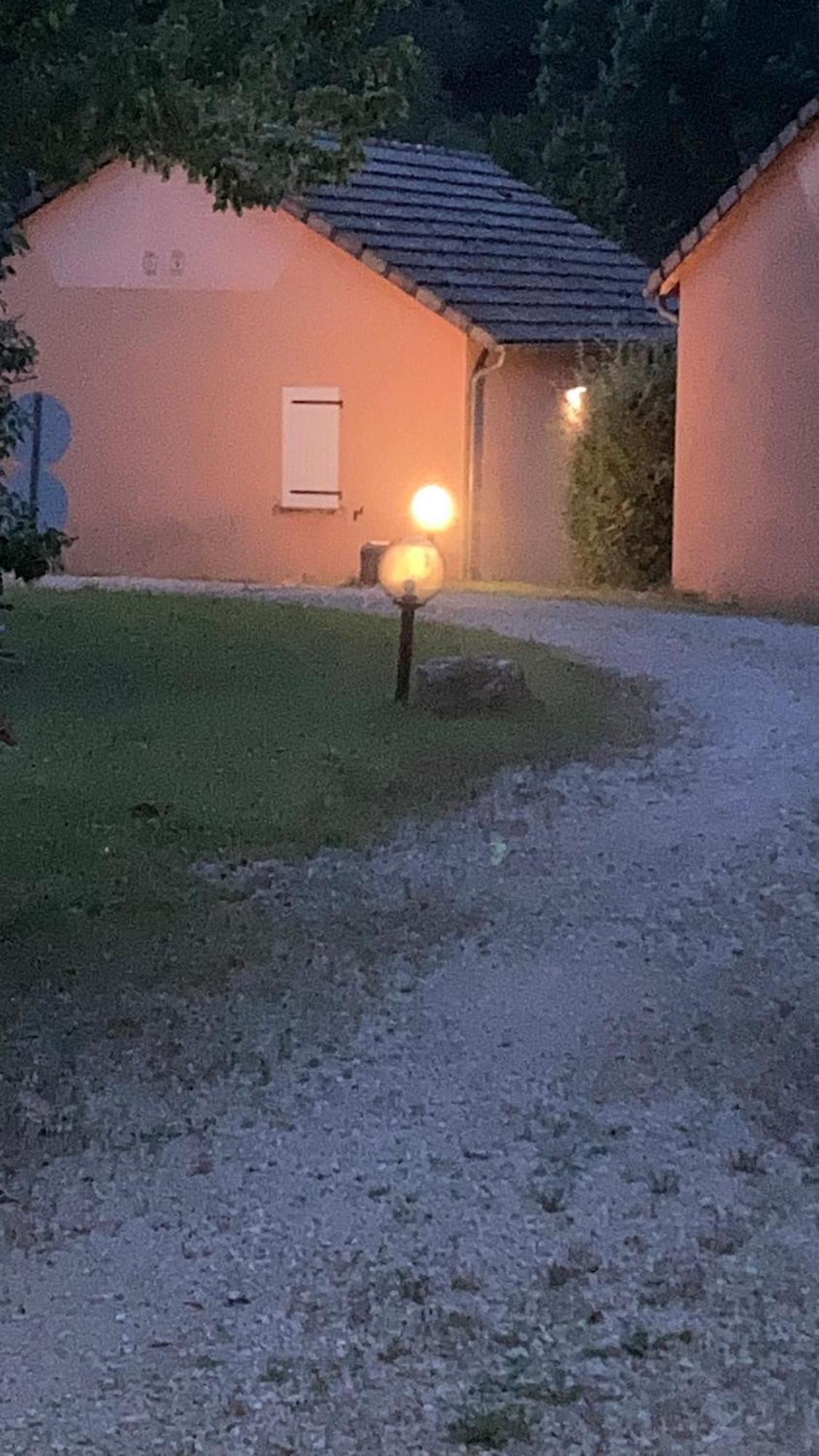 Saint-Geniez D'Olt - Residence Le Colombier Eksteriør bilde